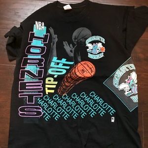 Authentic vintage Charlotte Hornets t-shirt